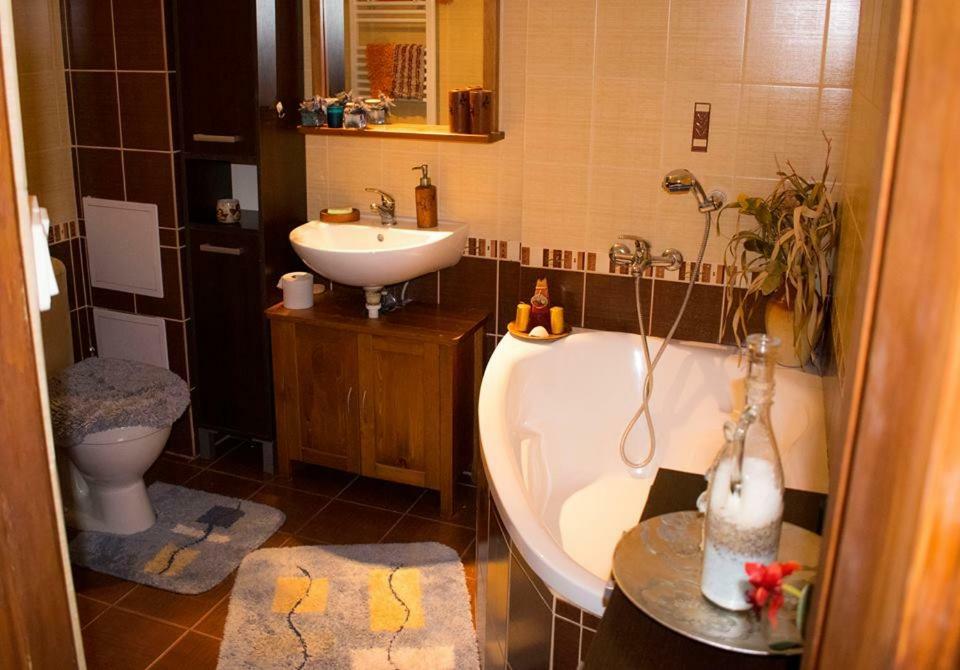 Appartement Apartman Anna à Veľký Slavkov Extérieur photo